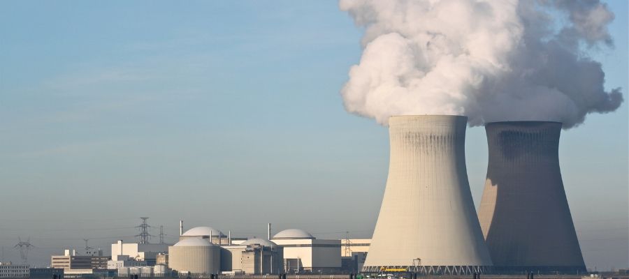 Acid-washed activated carbon for air purification